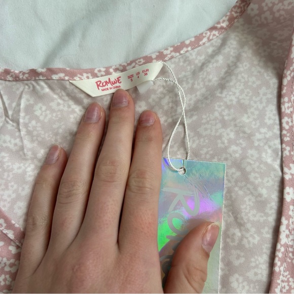 Romwe top - Picture 3 of 4